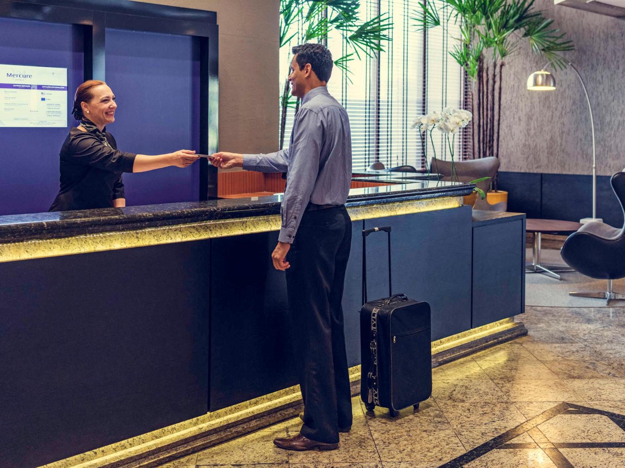 Apart Hotel Moderno Em Joinville Eksteriør billede
