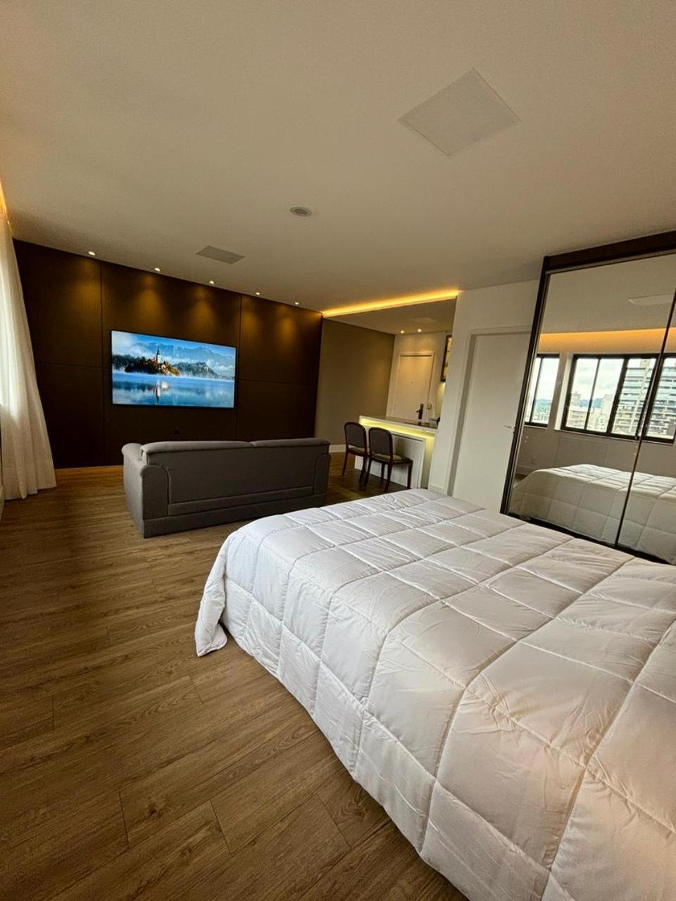 Apart Hotel Moderno Em Joinville Eksteriør billede