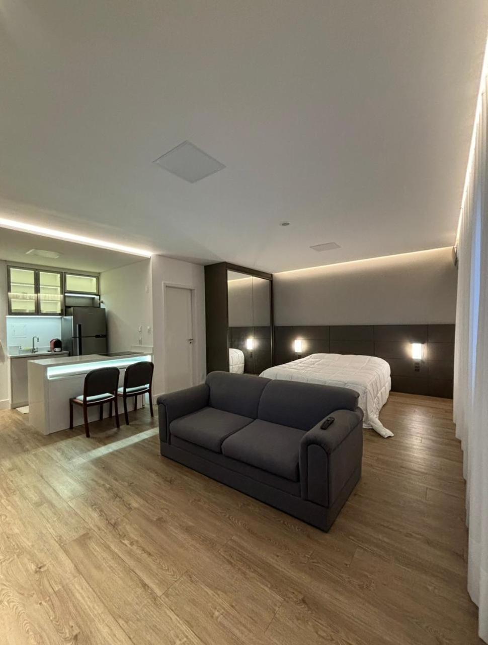 Apart Hotel Moderno Em Joinville Eksteriør billede
