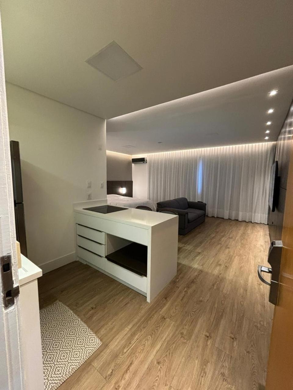 Apart Hotel Moderno Em Joinville Eksteriør billede