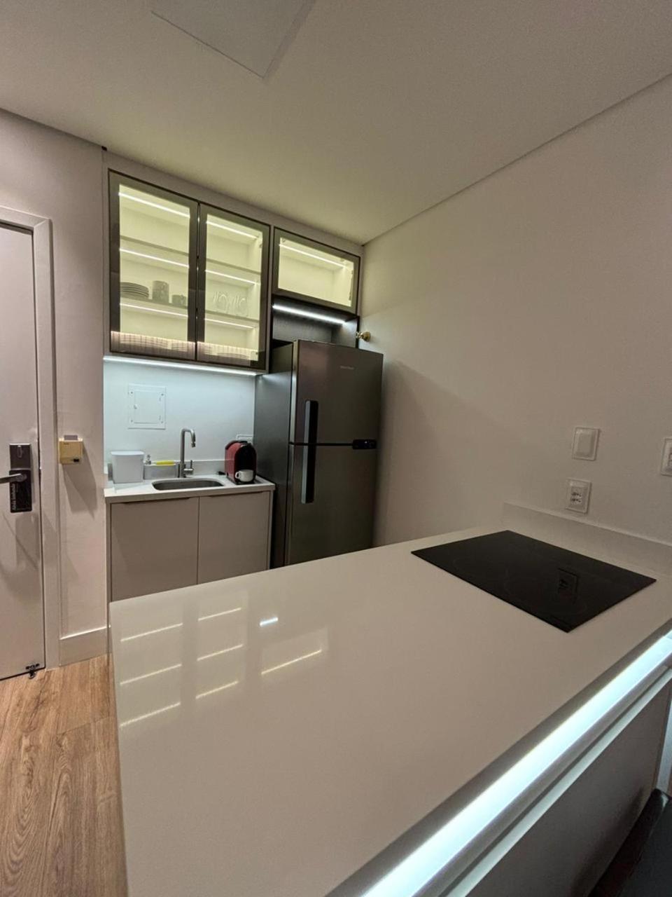 Apart Hotel Moderno Em Joinville Eksteriør billede