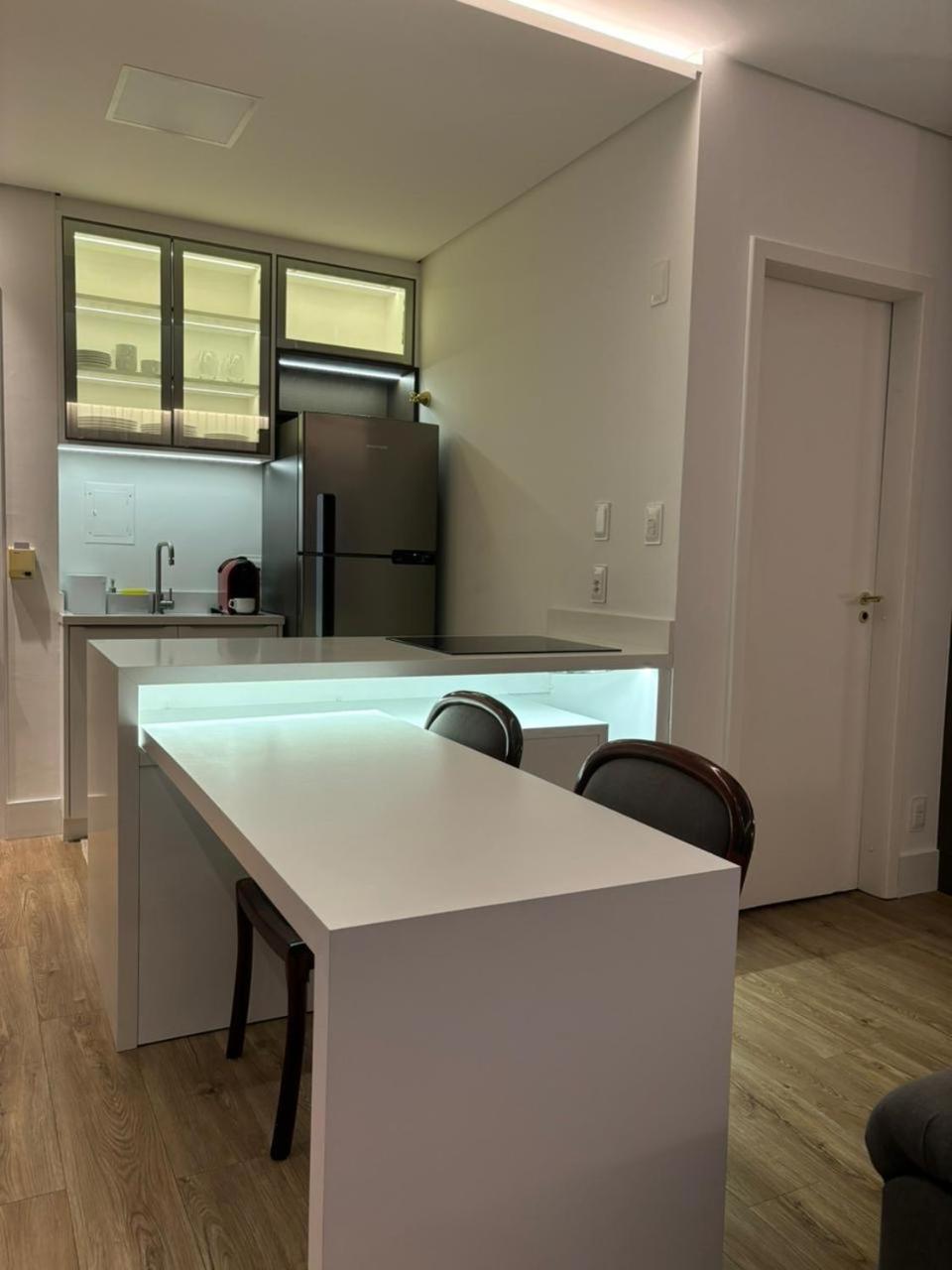 Apart Hotel Moderno Em Joinville Eksteriør billede