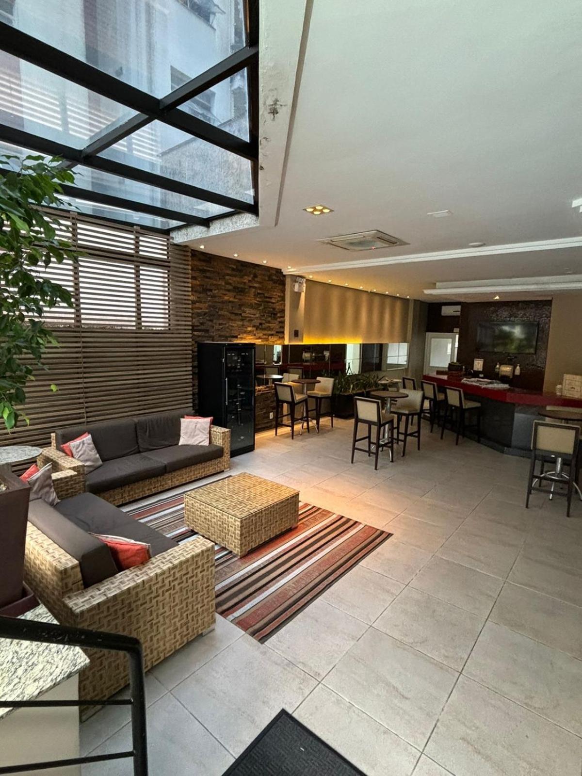 Apart Hotel Moderno Em Joinville Eksteriør billede